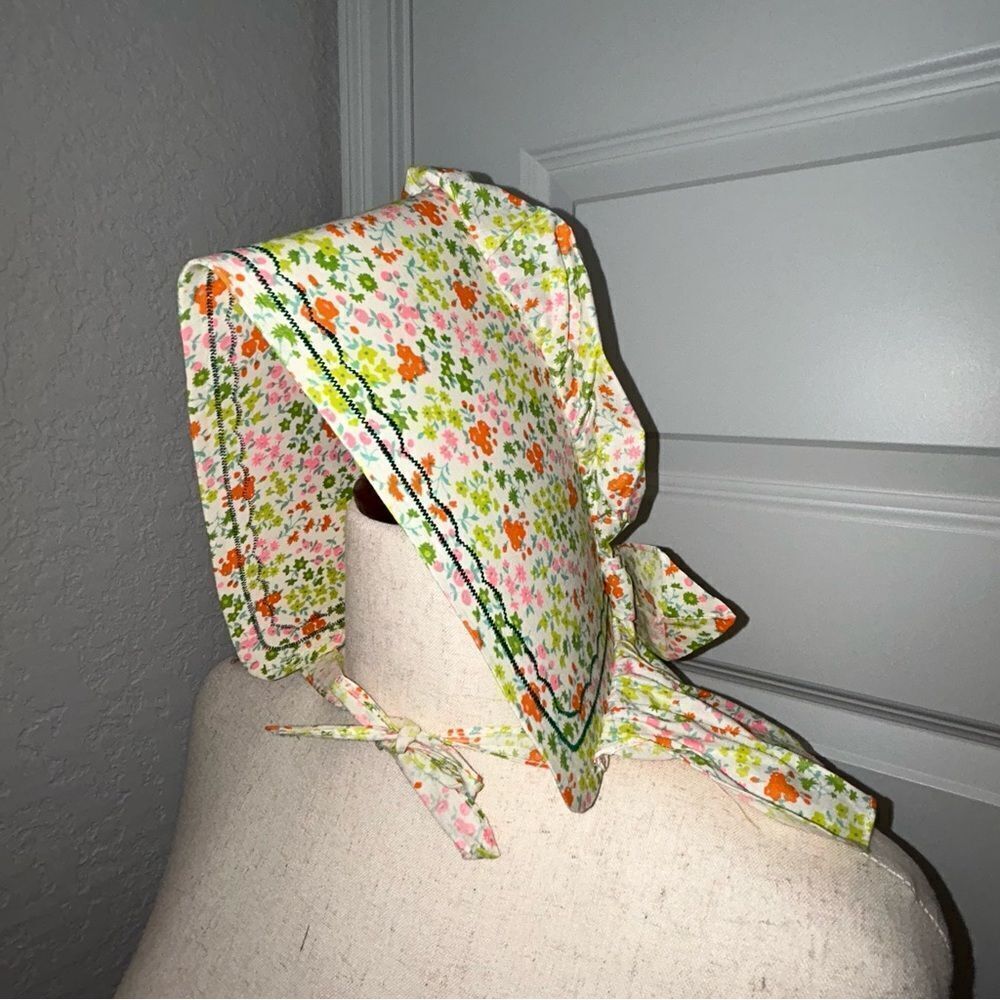Vintage Handmade Ditsy Floral Print Cottagecore Bonnet